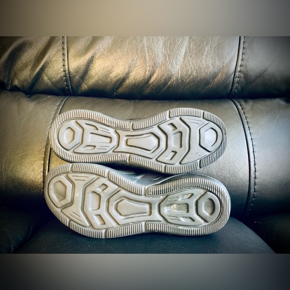 US POLO ASSN Sneakers | Black | Size 8 | Free with Purchase - Picture 4 of 8